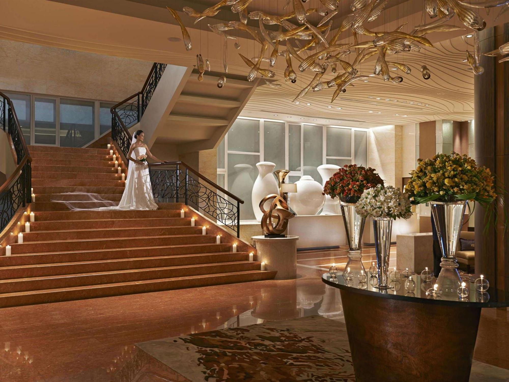 Fairmont Makati Makati City Exterior foto The lobby of the hotel
