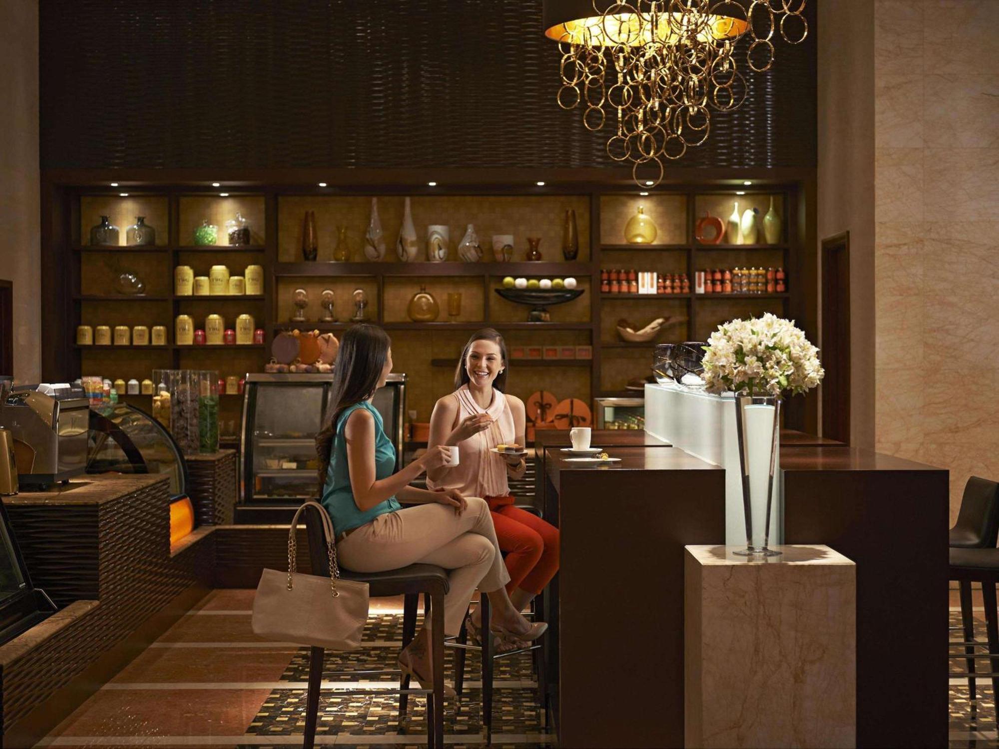 Fairmont Makati Makati City Exterior foto The Coffee Bar