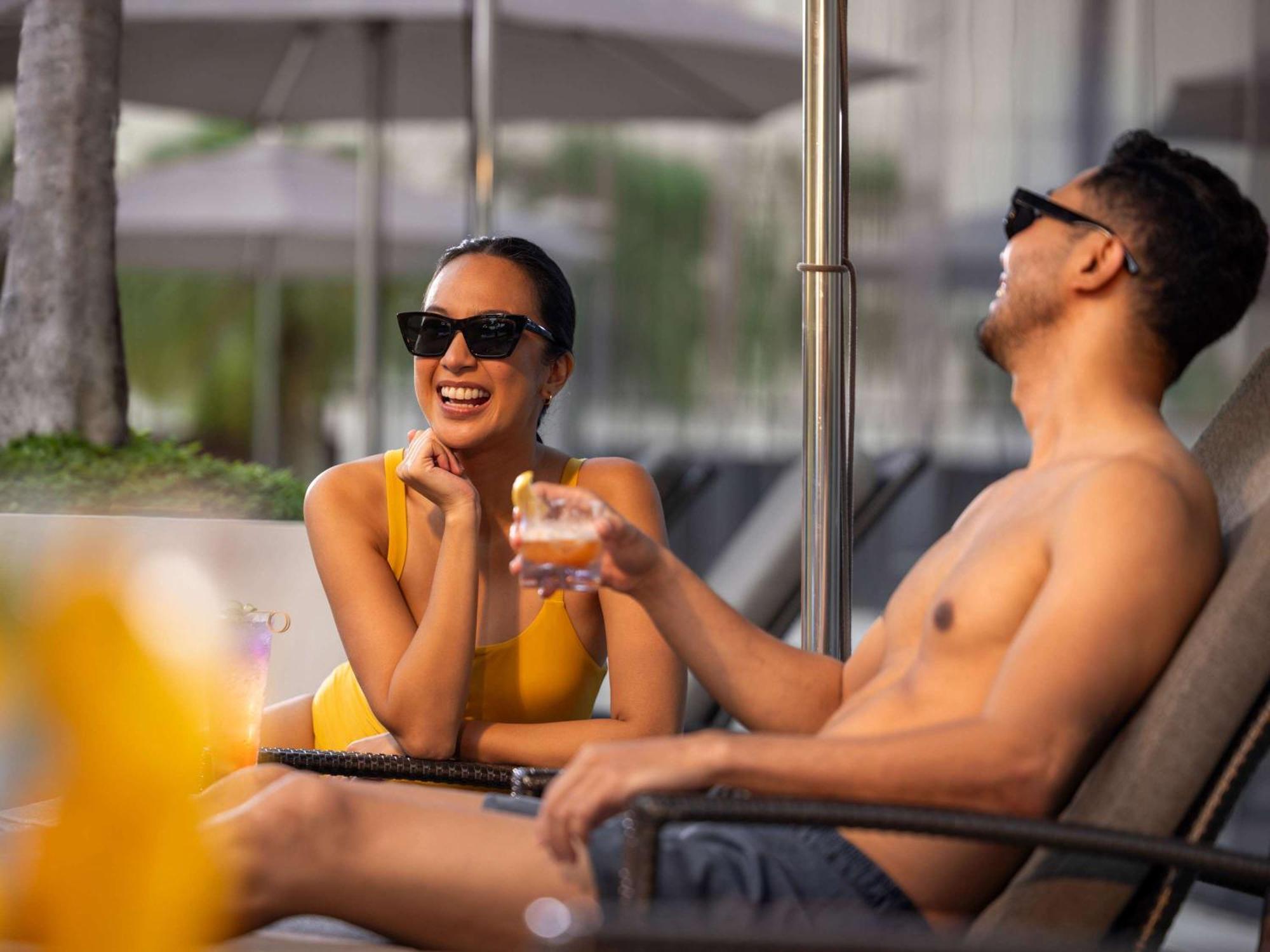 Fairmont Makati Makati City Exterior foto The Beach Club at The Standard, East Village