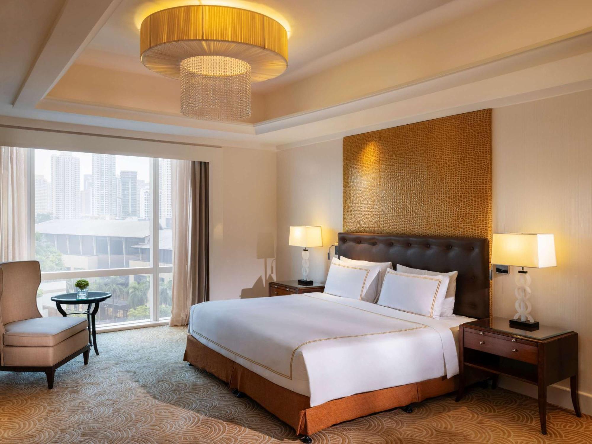 Fairmont Makati Makati City Exterior foto A bedroom at the hotel