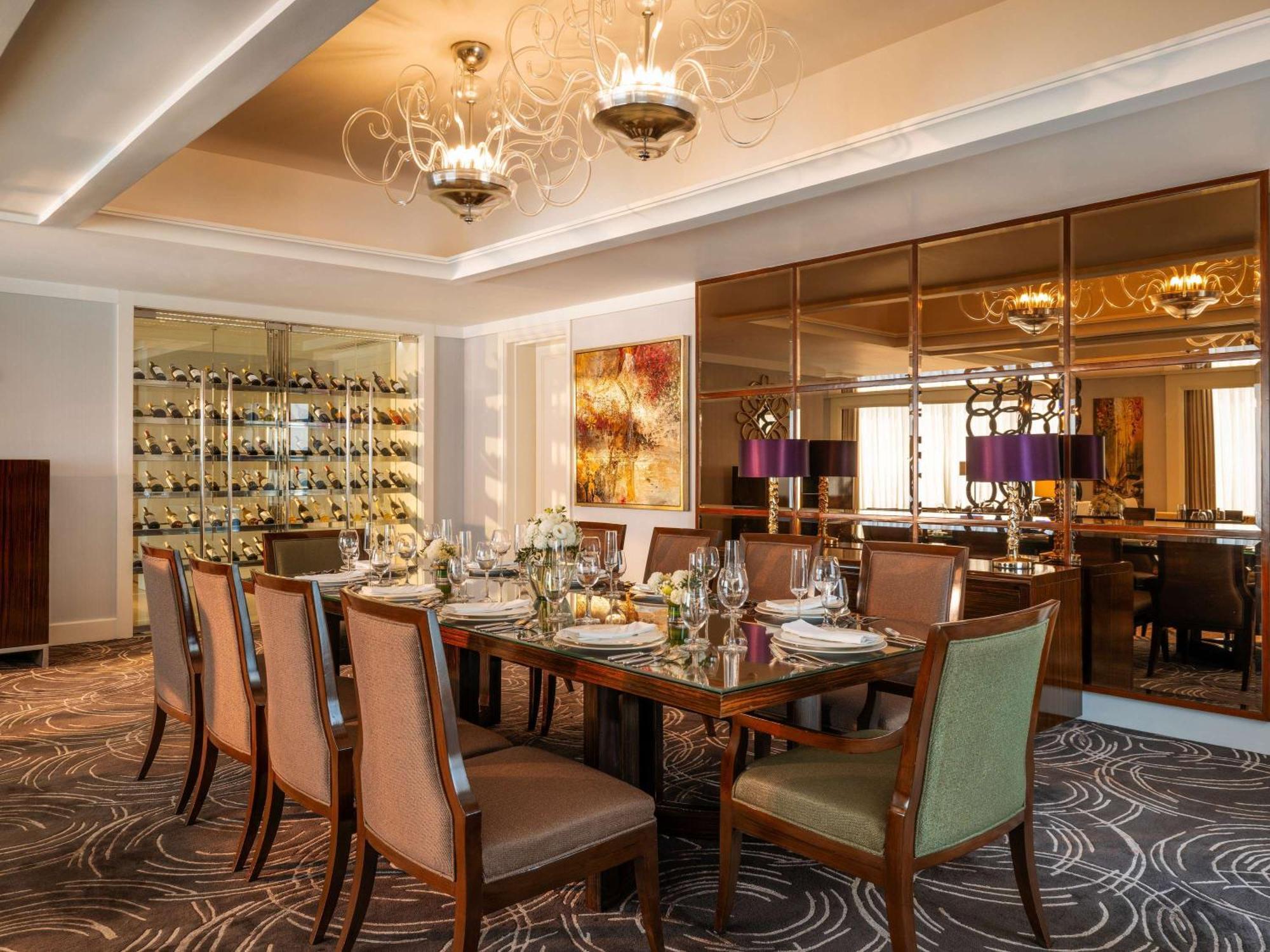 Fairmont Makati Makati City Exterior foto The Wine Room